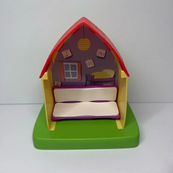 Peppa Pig All Around Peppa’s Town Playset House Bedroom with 2 Vehicles & Seat - Picture 5 of 11